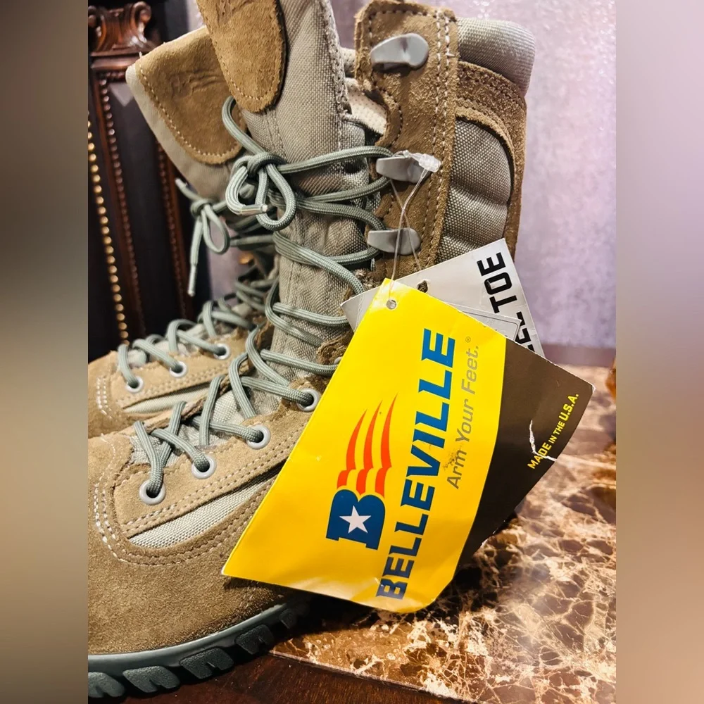 Boots - Picture 4 of 7